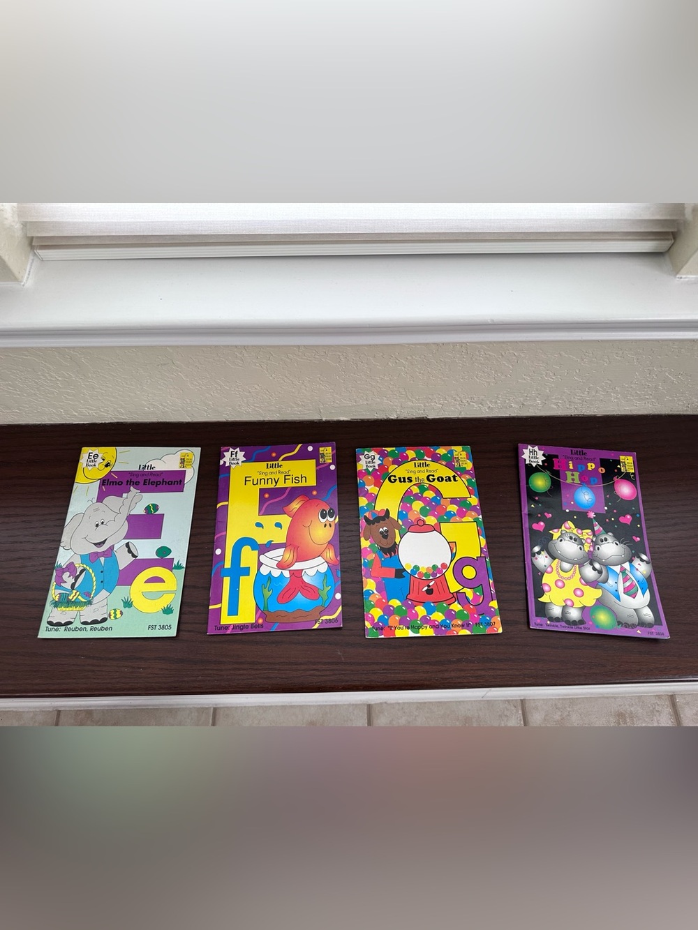 26 Frog Street Press "Sing & Read" Alphabet Small Books - Picture 5 of 16